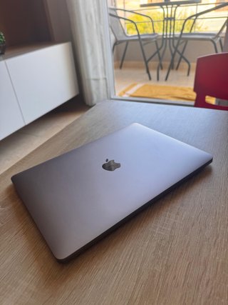 MacBook Air M1 2021 Argento 84% Batteria