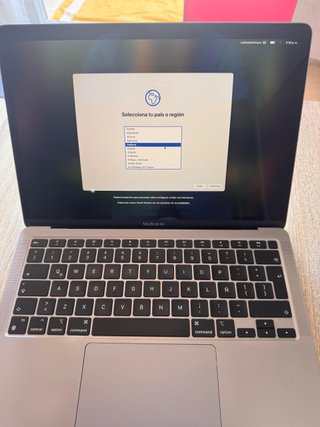 MacBook Air M1 2021 Argento 84% Batteria