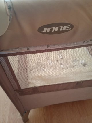 Cuna de viaje con estampado de jirafa