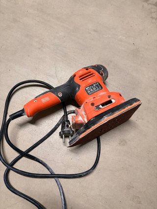 Lijadora Black & Decker 220W