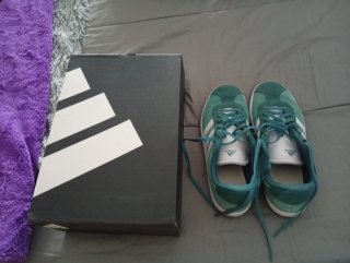 Tenis Adidas Verdes y Blancos