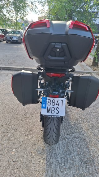 Yamaha Tracer 9 GT Roja