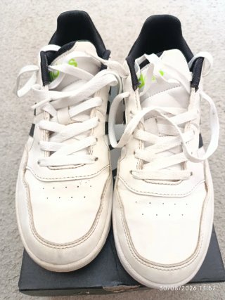 Zapatillas Adidas Hoops Blancas y Verdes