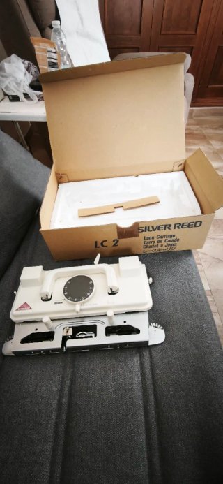 Carro de calado para máquina de tejer