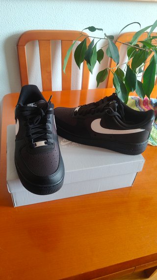Nike Air Force 1 07 Lv8