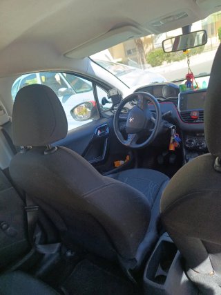 Peugeot 208 2013 puré tech