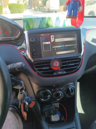 Peugeot 208 2013 puré tech