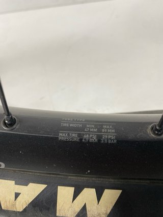 : Rueda DT Swiss H 1900 Hybrid 29 Maxxis
