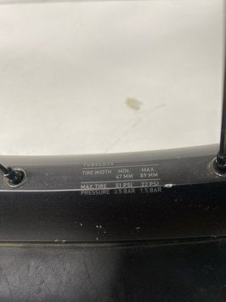: Rueda DT Swiss H 1900 Hybrid 29 Maxxis