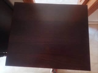 Cómoda de madera oscura