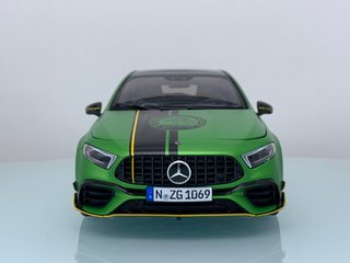 1:18 Mercedes AMG A45 S 4Matic+ año 2023 Verde NZG