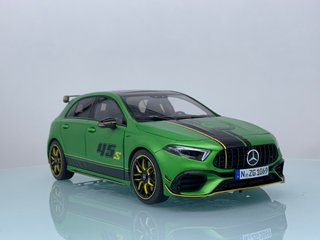 1:18 Mercedes AMG A45 S 4Matic+ año 2023 Verde NZG