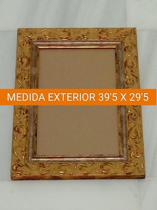 Marco de madera dorado y plateado
