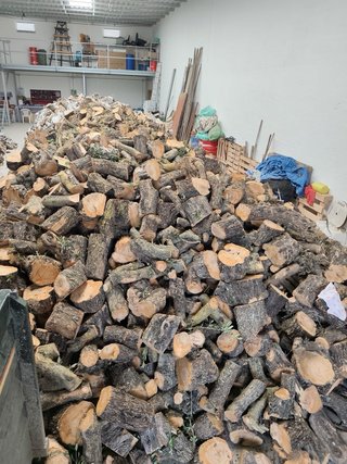 Leña de olivo para chimenea
