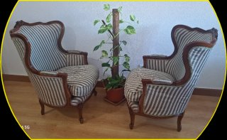 TRESILLO Y 2 BUTACAS (NEGOCIABLE).