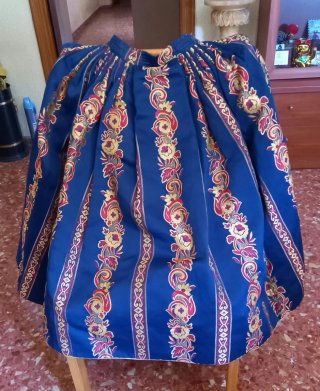 Falda de fallera con manteletas y espardeyes