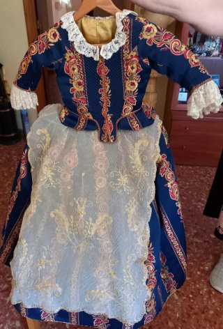 Falda de fallera con manteletas y espardeyes