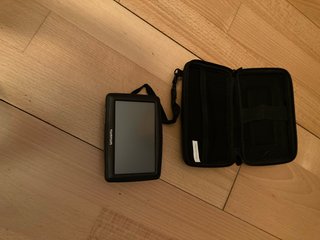 Navegador GPS TomTom con funda