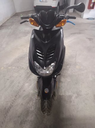 Yamaha Aerox Negra se cambio x una yahama jor de a