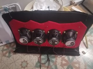 Subwoofer JBL y altavoces Pioneer