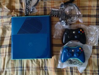 Xbox 360 E Azul 500 GB Completa