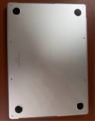 MacBook Pro 14 M5 24GB RAM 1TB SSD Argento