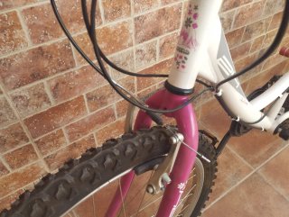 Bicicleta infantil BH blanca y rosa