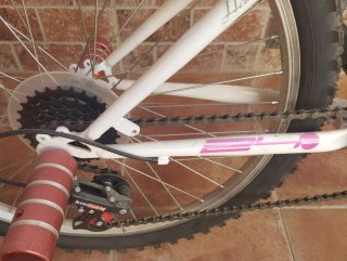 Bicicleta infantil BH blanca y rosa