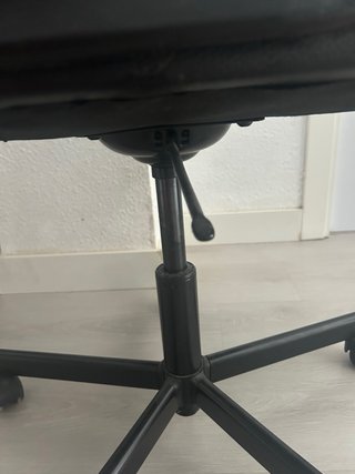 Silla de oficina negra