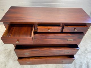 Cómoda Madera Tropical Estilo Marinero