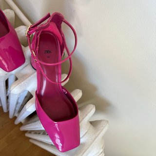 Zapatos Zara tacón ancho fucsia charol T40