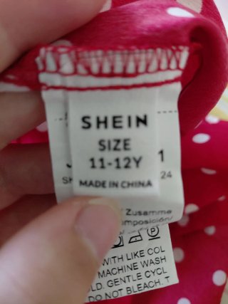 Top rojo lunares con elástico cintura marca Shein