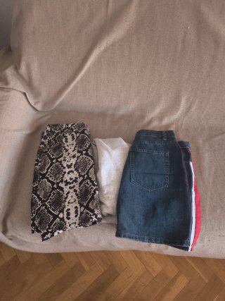 Lote 2 minifaldas y sudadera