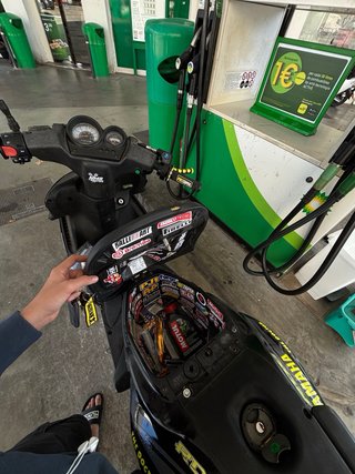 Yamaha Aerox Negra