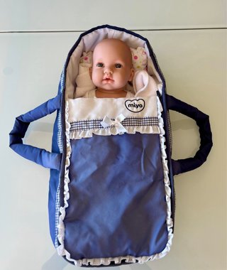 Lote Muñeca Bebé con Accesorios