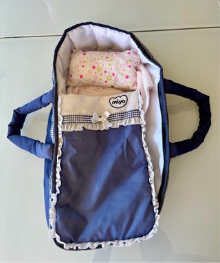 Lote Muñeca Bebé con Accesorios