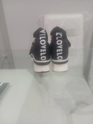 Zapatillas deportivas negras con cremallera