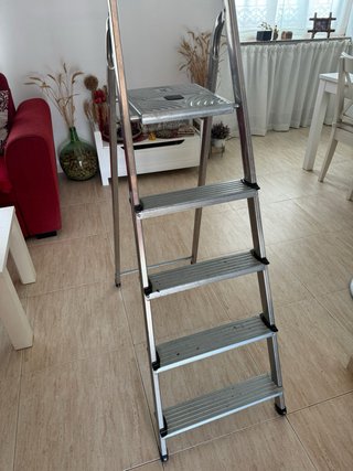 Escalera 5 peldaños aluminio