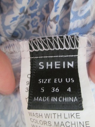 Crop top Shein S volantes estampado