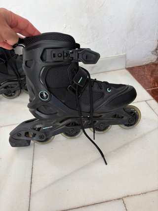 Patines en línea negros