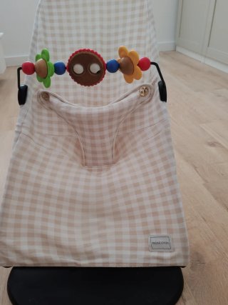 Hamaca BabyBjörn con funda y juguete