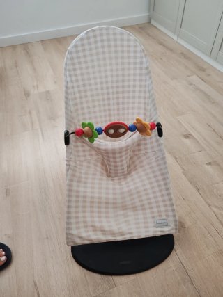 Hamaca BabyBjörn con funda y juguete