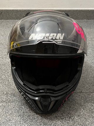 Casco Nolan Negro con Diseño Rosa