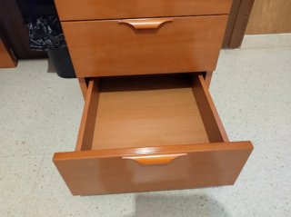 Escritorio de oficina de madera