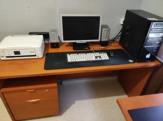 Escritorio de oficina de madera