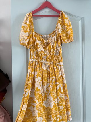 Vestido amarillo floral manga corta