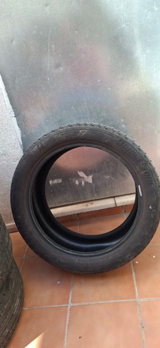Neumático 255/40R18 99Y Tubeless Radial