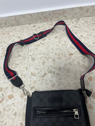 Bolso bandolera Gucci GG Supreme negro