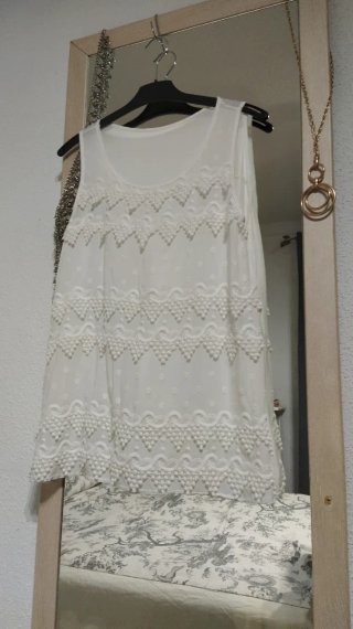 Blusa blanca con encaje