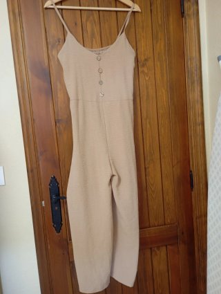 Mono de patas anchas beige